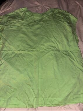 Light Green Short Sleeve Tee (muscle-style) NWOT